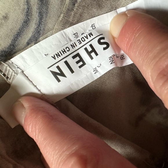 SHEIN Swirl Pattern Puff Sleeve Blouse (Size L) - Picture 5 of 9